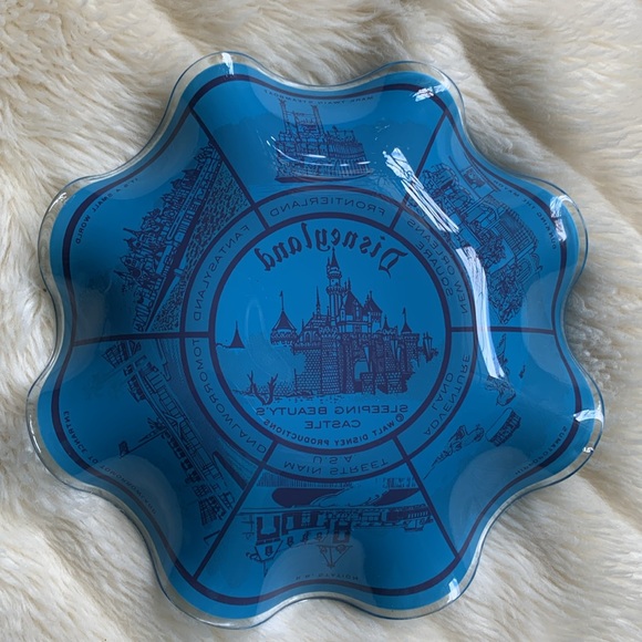Vintage Disneyland plate dish scalloped glass bowl - Picture 9 of 9